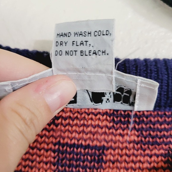 Michael Carrie Womens Vintage‎ Oversized Geometric Print Knit Sweater. Size M - Picture 7 of 7